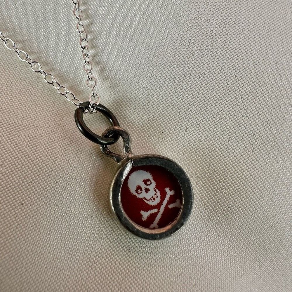 Skeleton rock star small pendant necklace - Picture 9 of 9